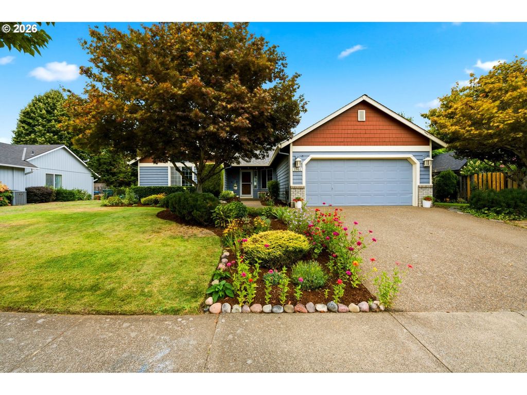 1961 Ne Coburn Dr, McMinnville