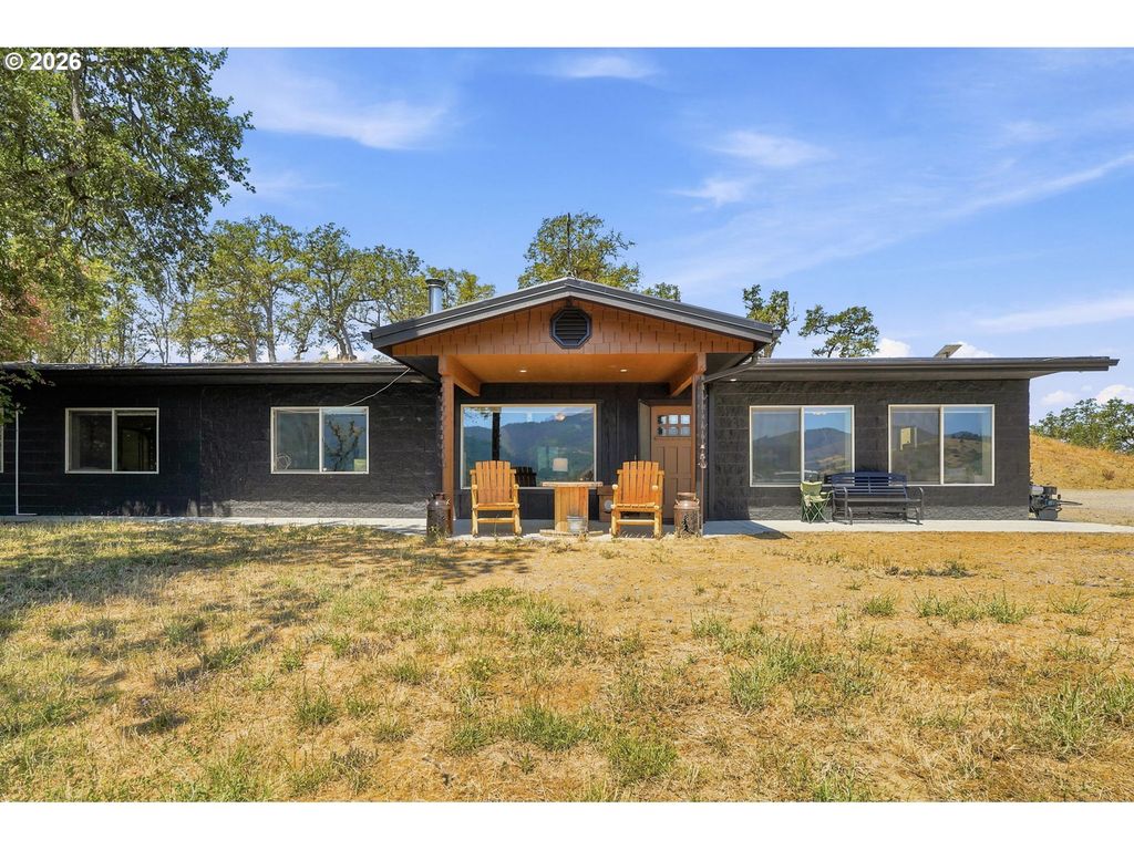 9700 Roberts Creek Rd, Roseburg