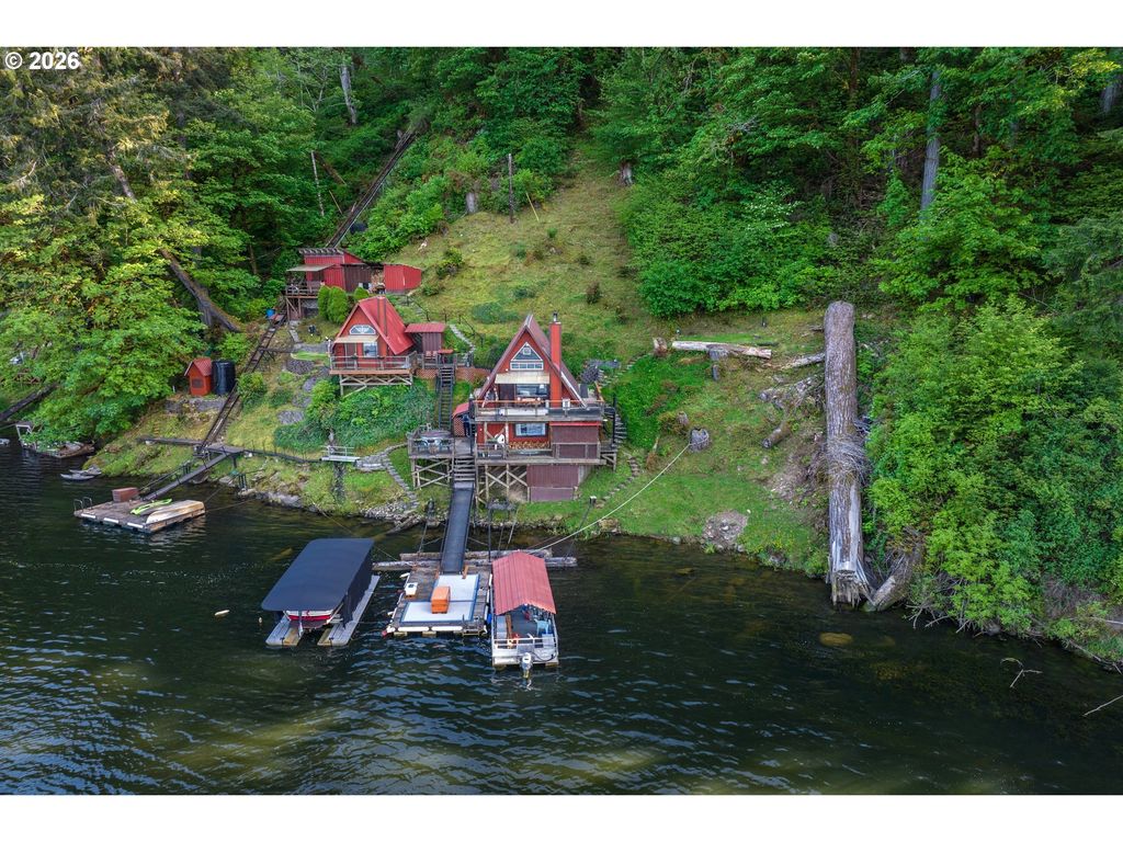 1901 Loon Lake Rd, Reedsport