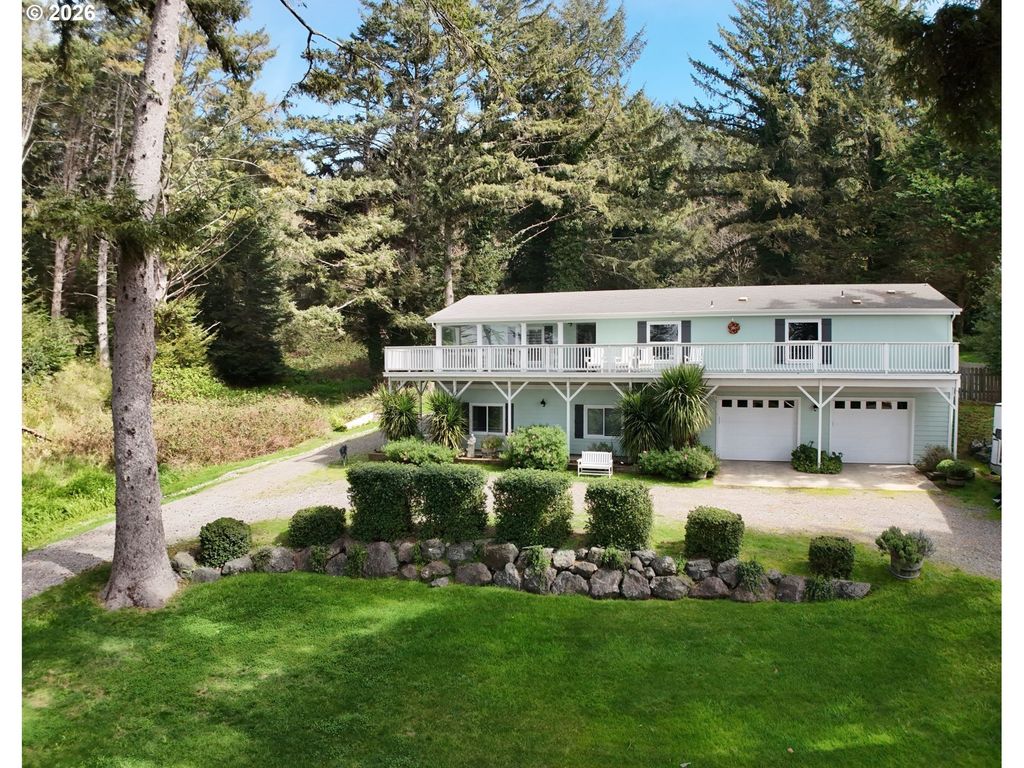 30339 Hillside Ter, Gold Beach