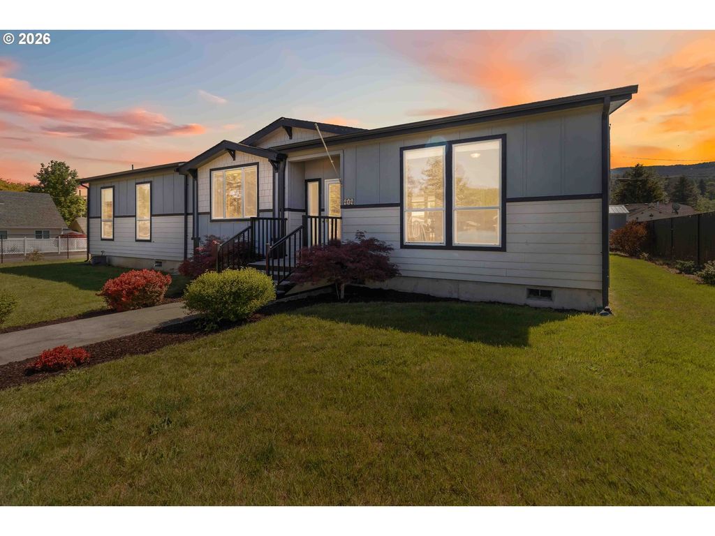 414 Jackson St, Ryderwood