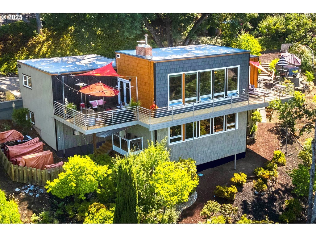 1425 Ne Hillview Ct, Roseburg