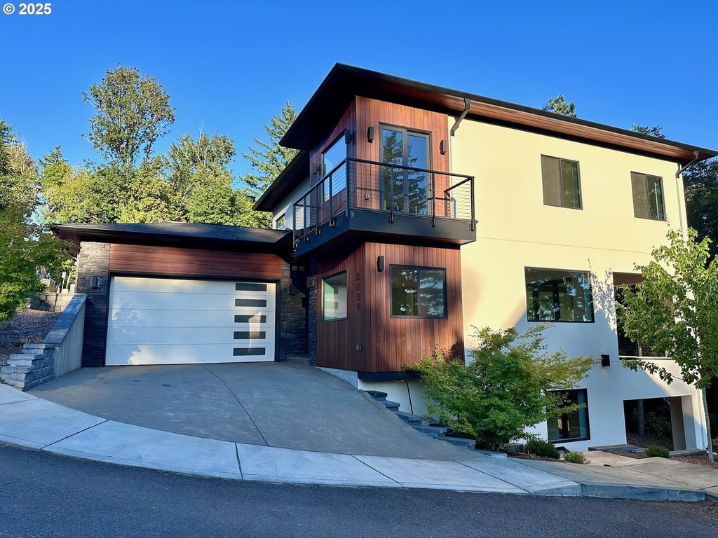 3125 Nw Blue Sky Ln, Portland