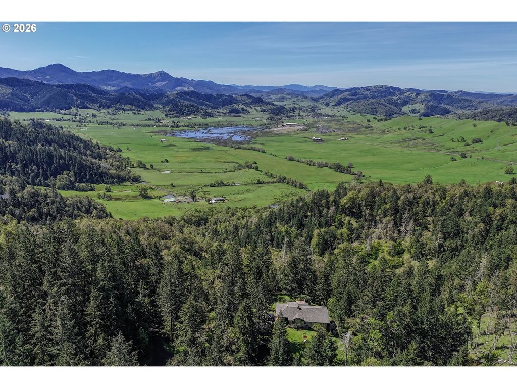 982 Brumbach Rd, Roseburg