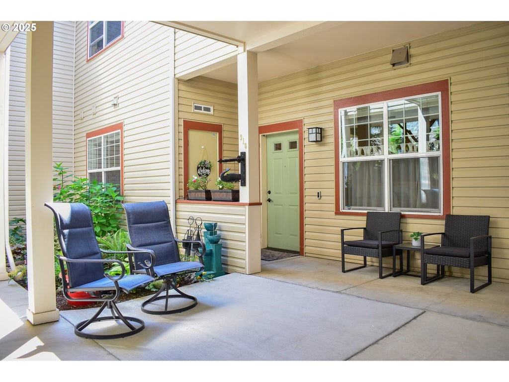 910 Mountain Meadows Cir, Ashland