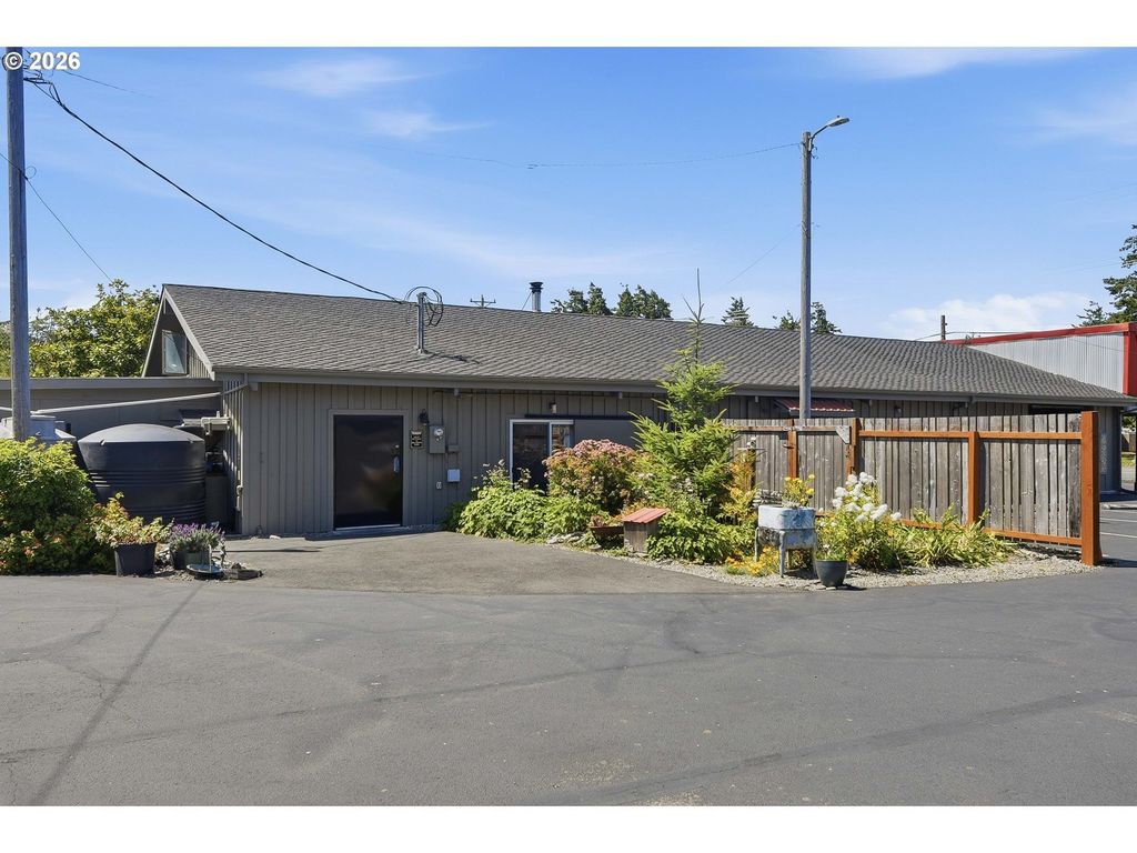 49045 Highway 101, Bandon