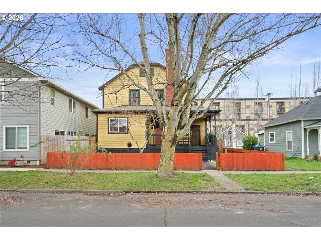 1280 4th St, Salem