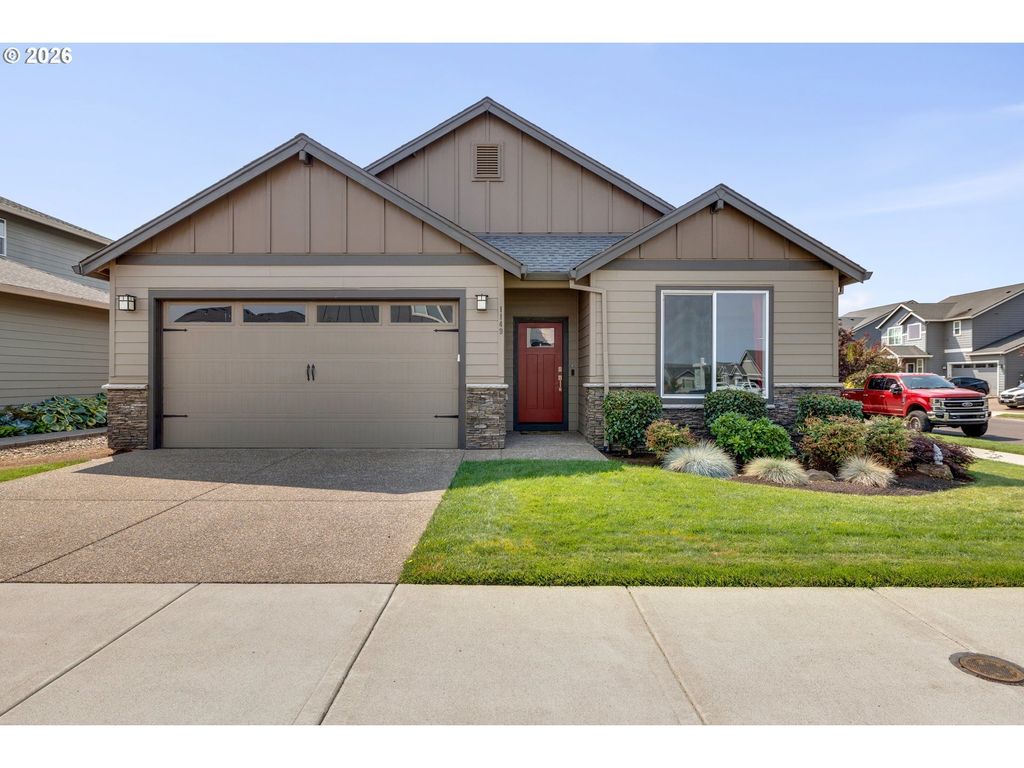 1149 S Walnut St, Canby