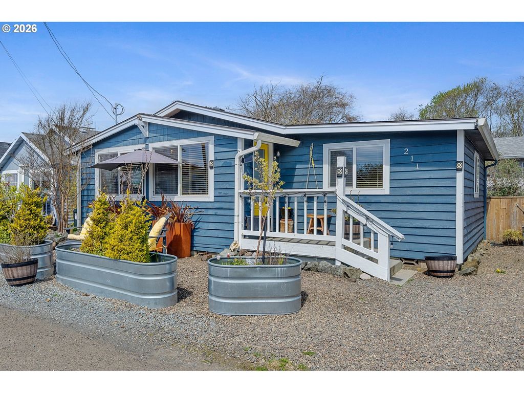 211 S 2nd Ave, Rockaway Beach