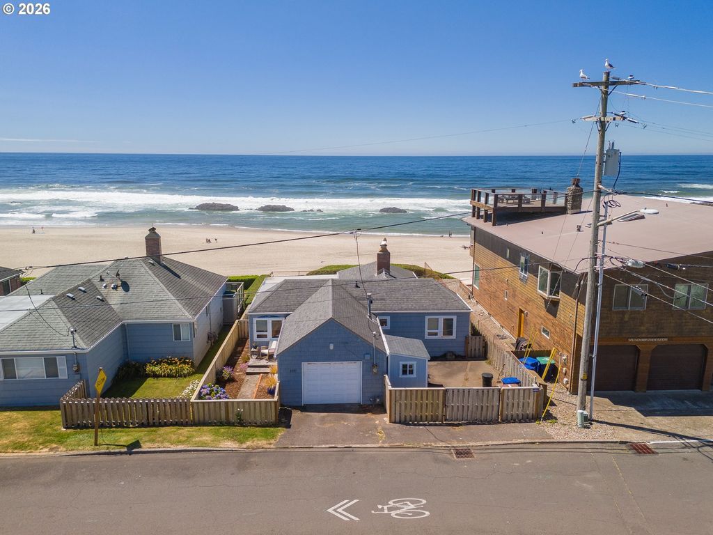 3885 Nw Jetty Ave, Lincoln City