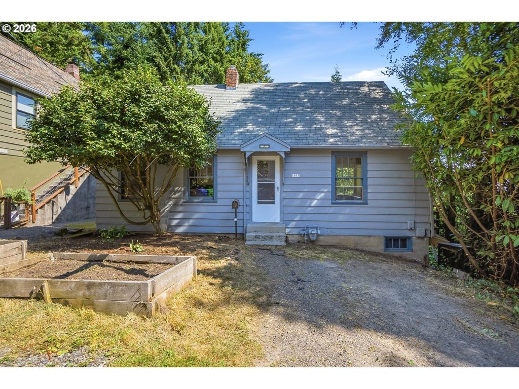 1017 Sw Grover St, Portland