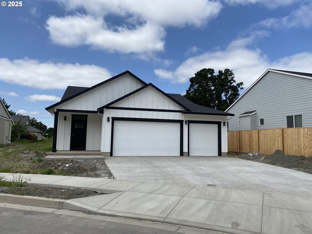 665 Parker Loop, Silverton