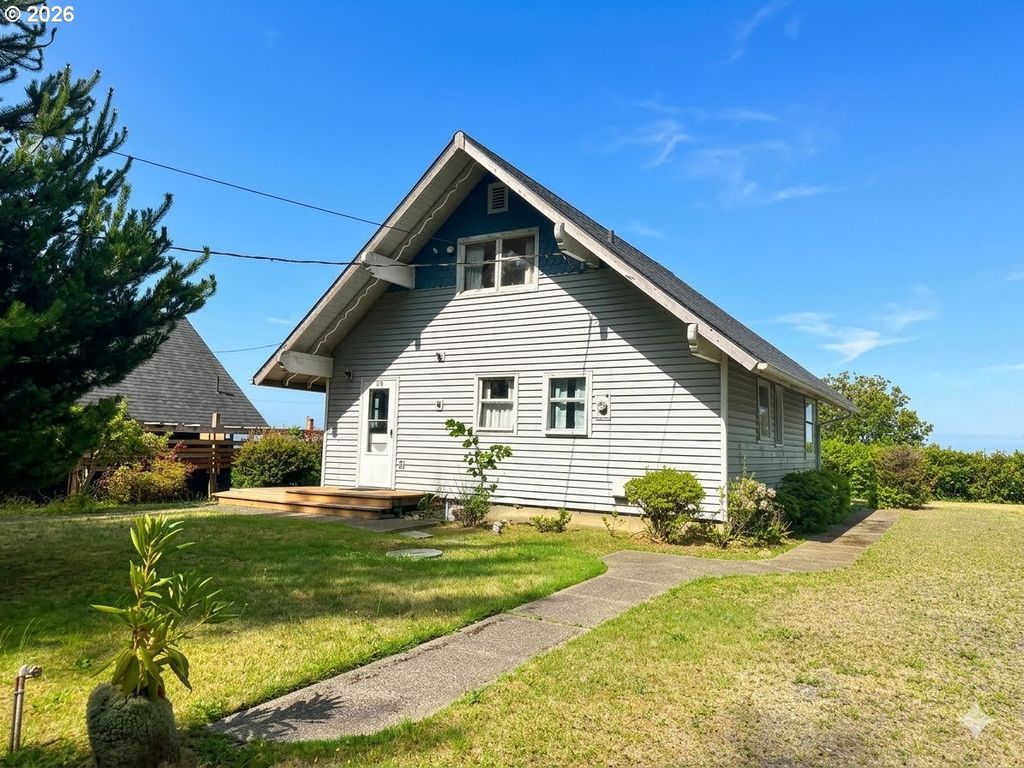 153 S Wells Dr, Lincoln City