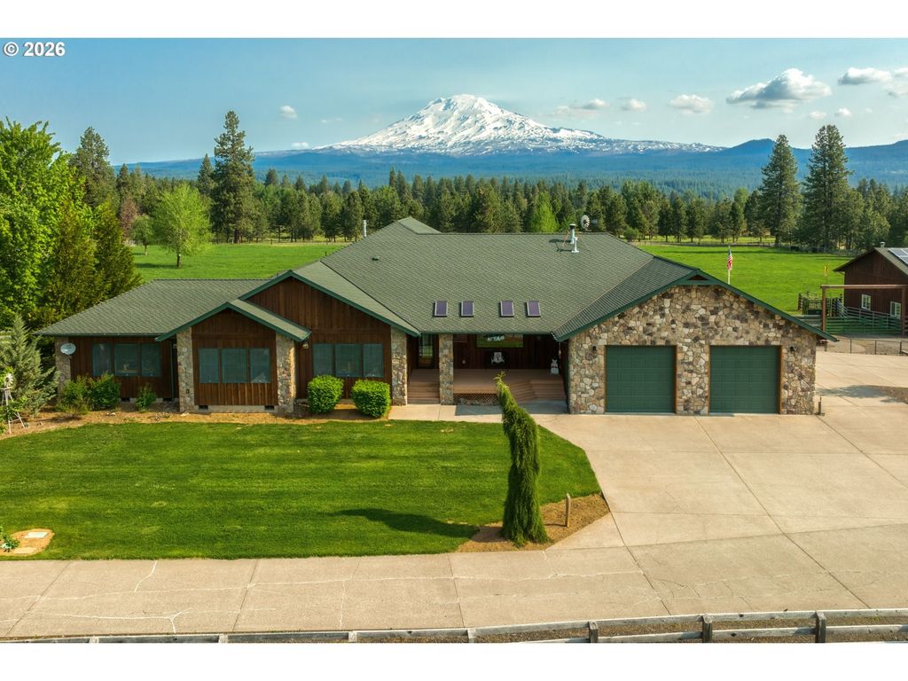 60 Jennings Rd, Trout Lake