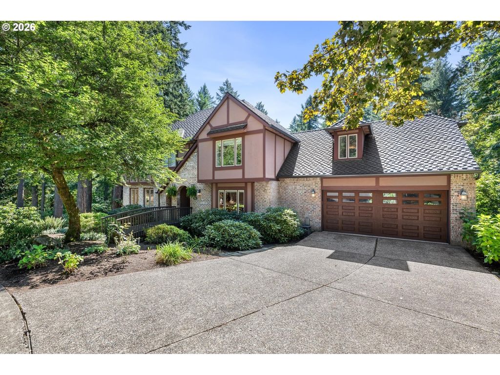 2726 Sw 28th Dr, Portland