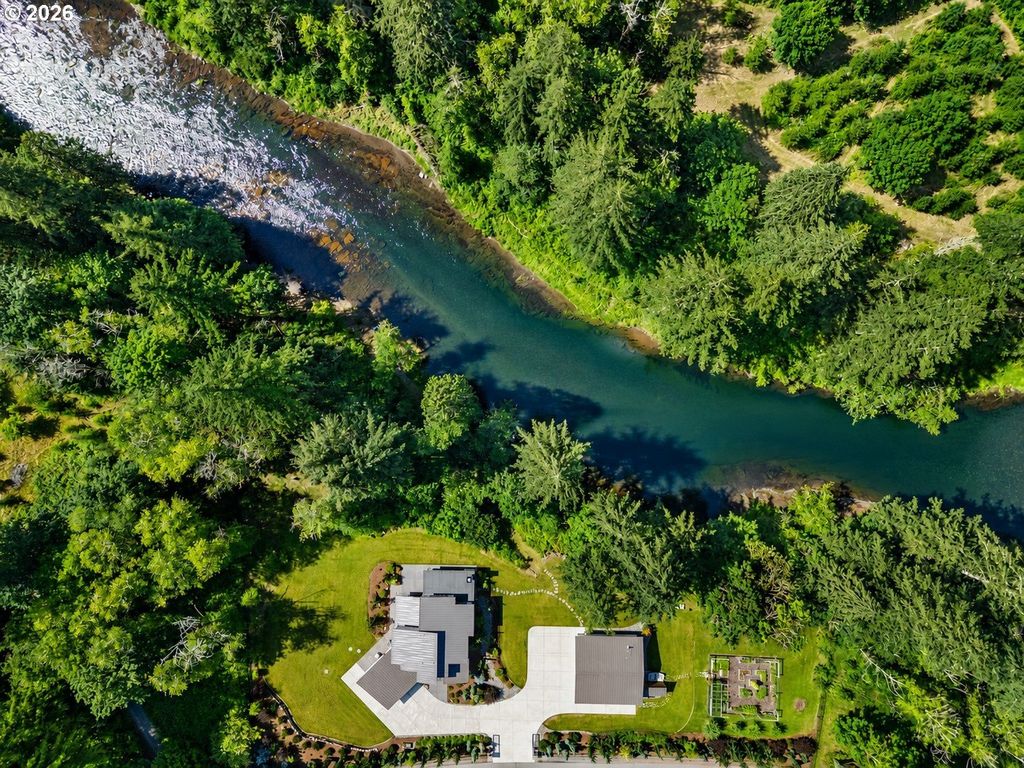 7113 Kalama River Rd, Kalama