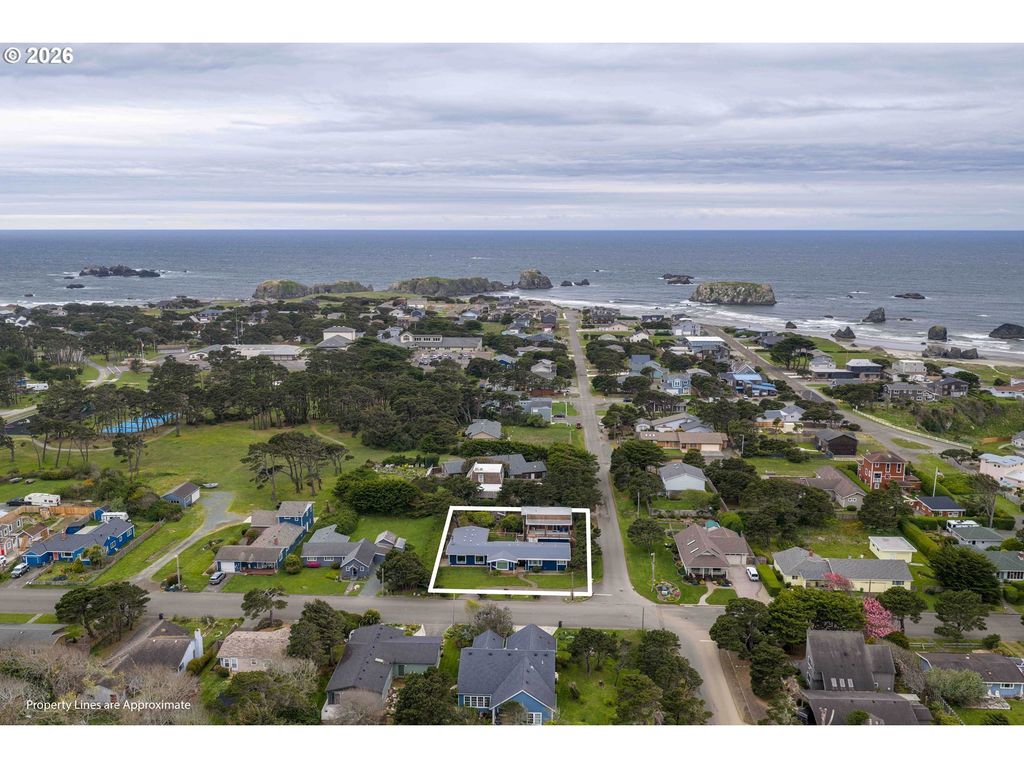 820 Jackson Ave Sw, Bandon