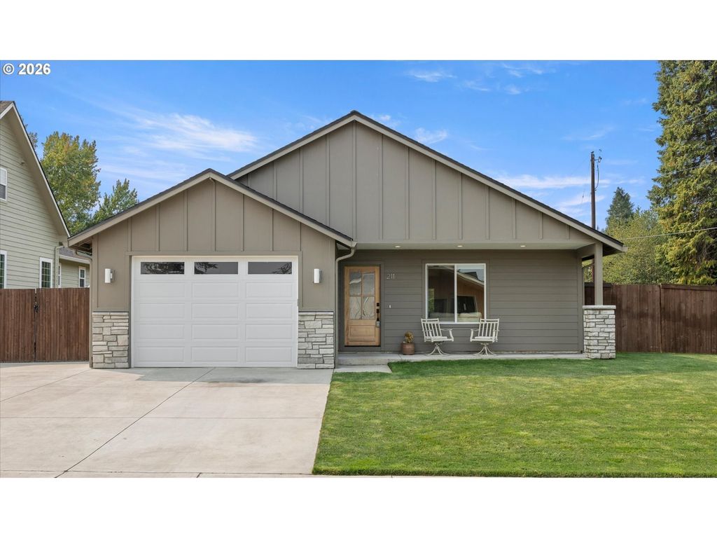 211 W Oak St, Yacolt