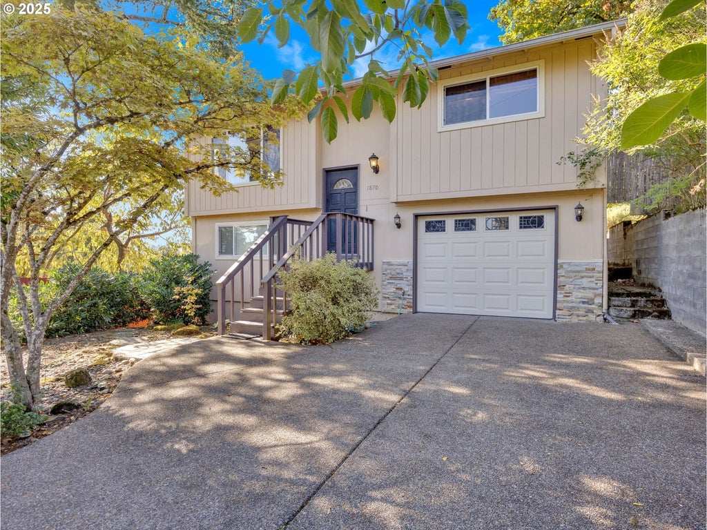 1870 Hemlock St, West Linn