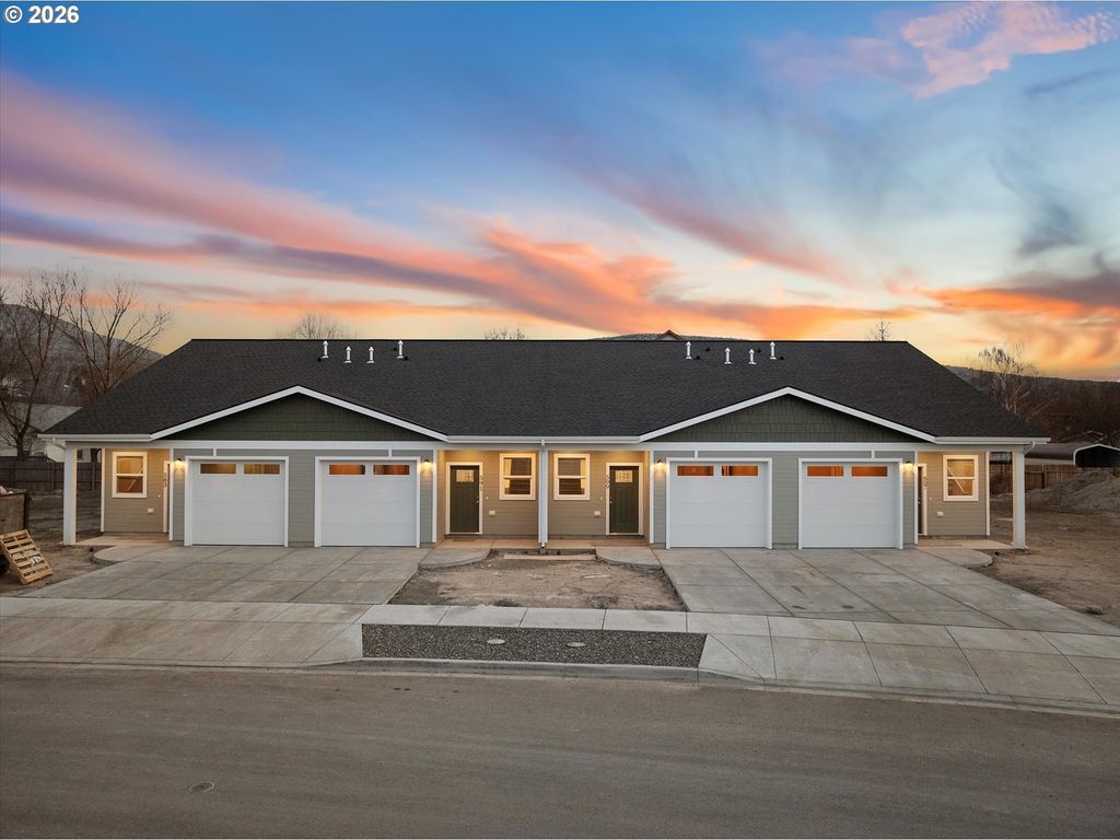 591 Park Springs Ave, Baker City