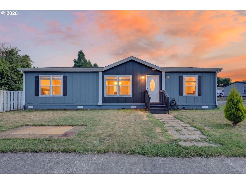 2120 Sw 29th St 1, Troutdale