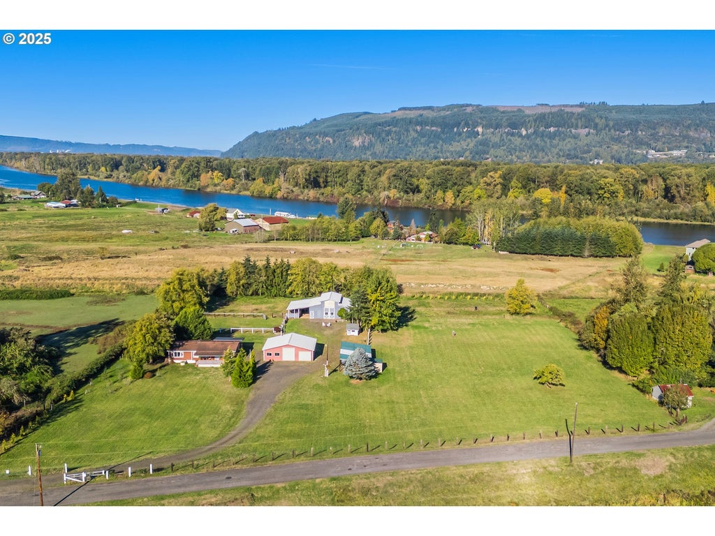 78527 Point Adams Rd, Clatskanie