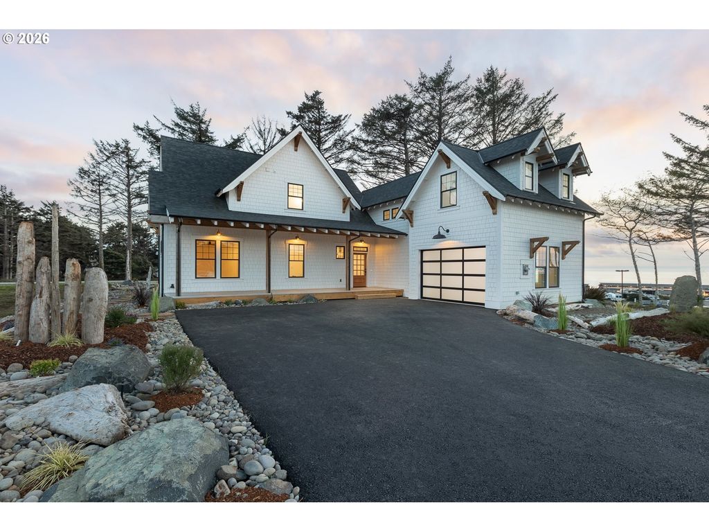 1938 Nw 40th St, Lincoln City