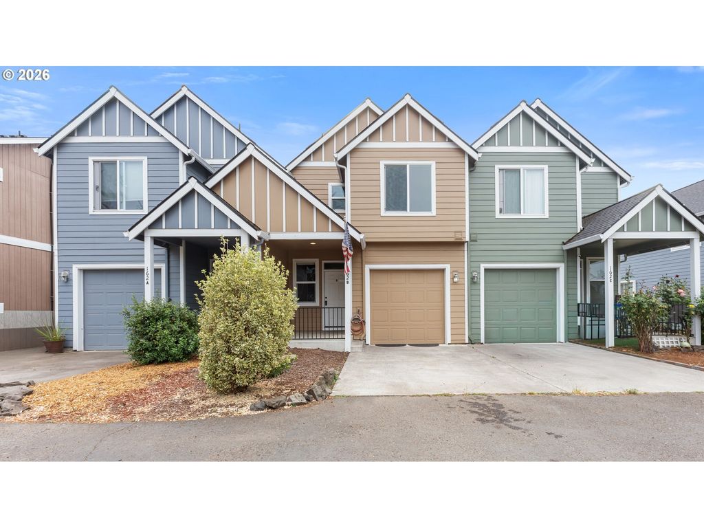 162 Fenton Ave B, Molalla