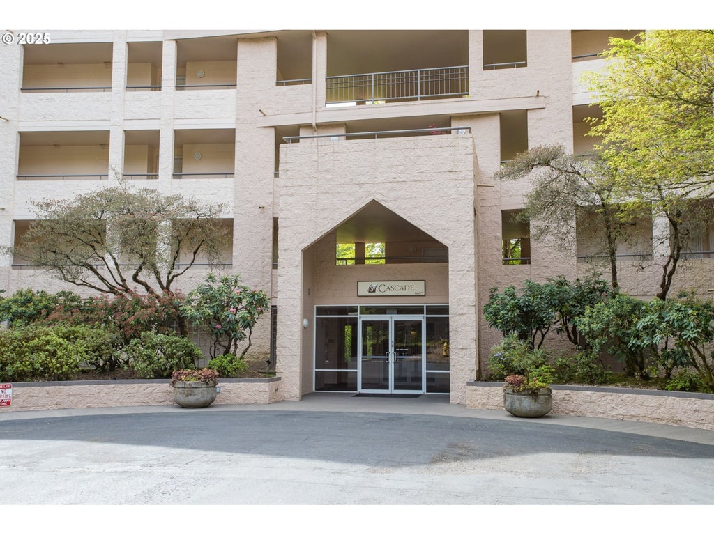 6685 W Burnside Rd 310, Portland