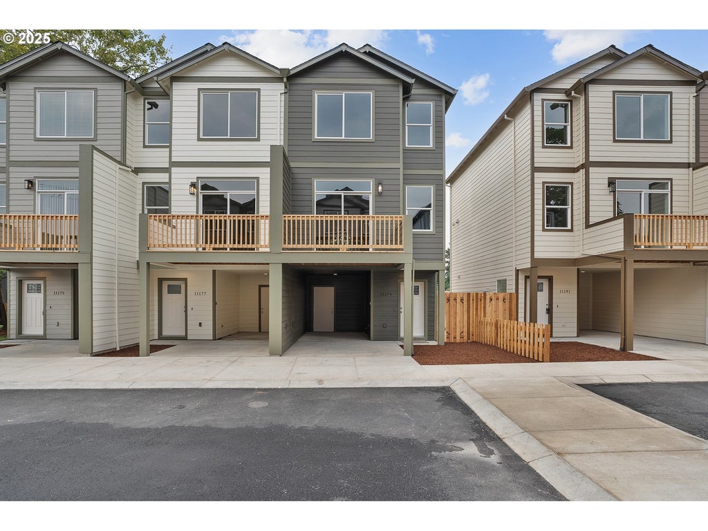 11179 Se Stark St, Portland