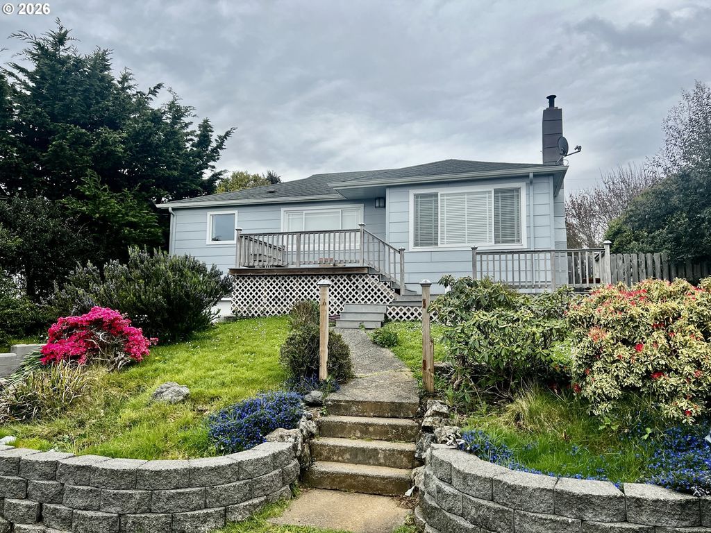 94251 2nd St, Gold Beach