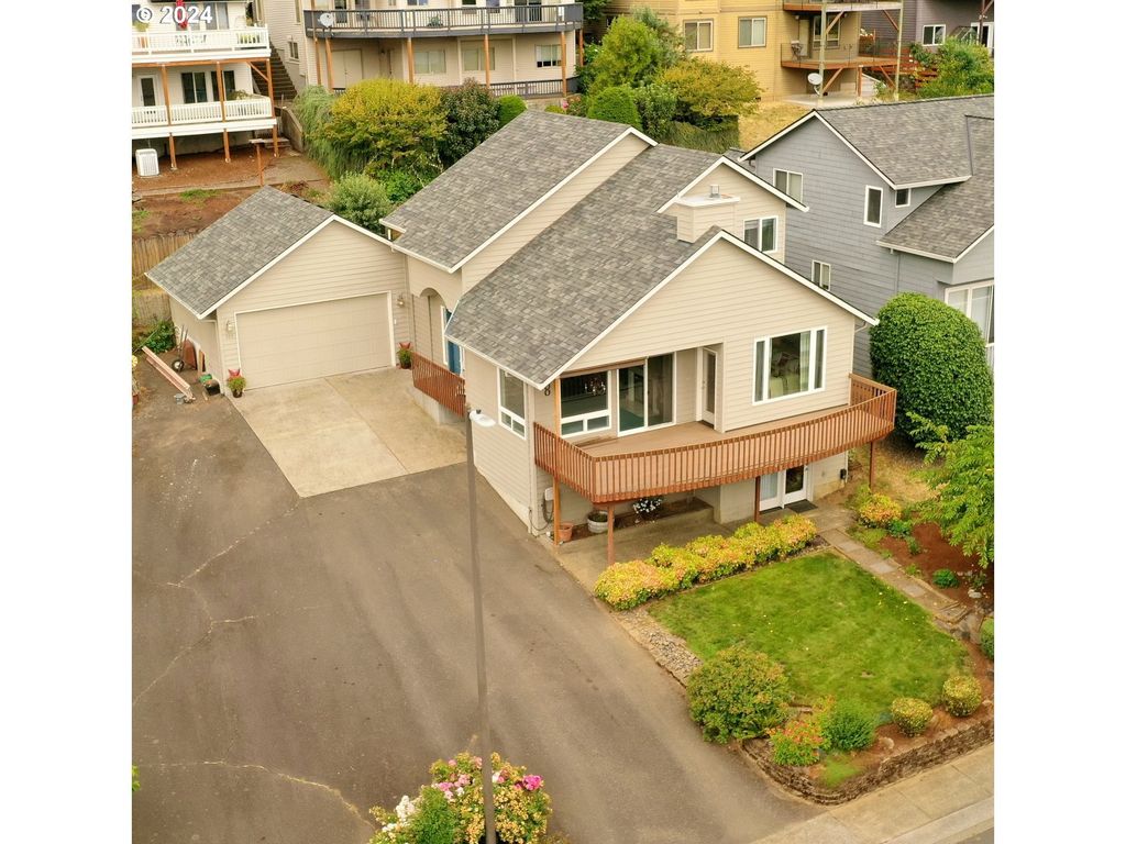 300 Spinnaker Way, Columbia City