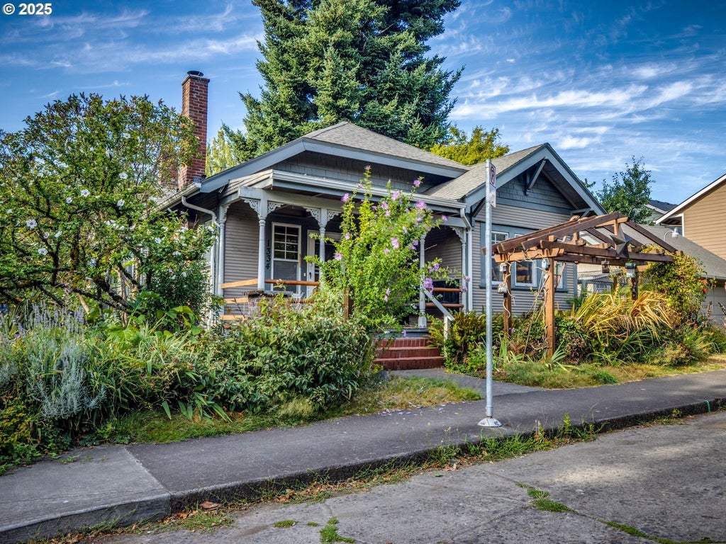 1334 Se Bush St, Portland