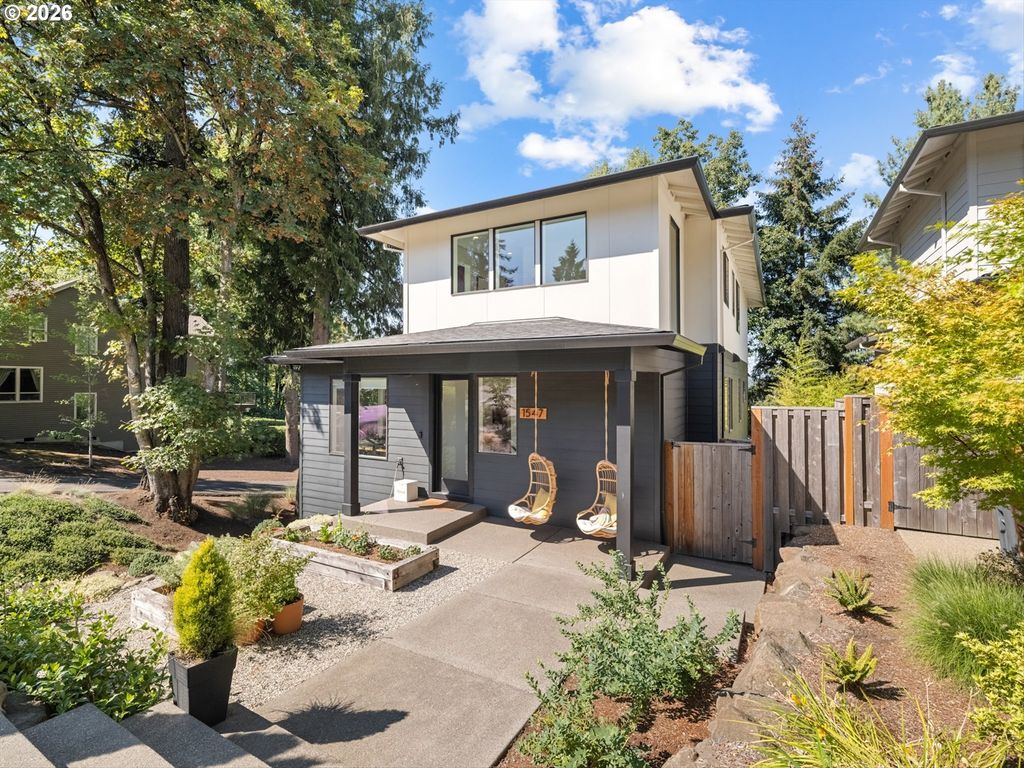 1547 Pine St, Lake Oswego