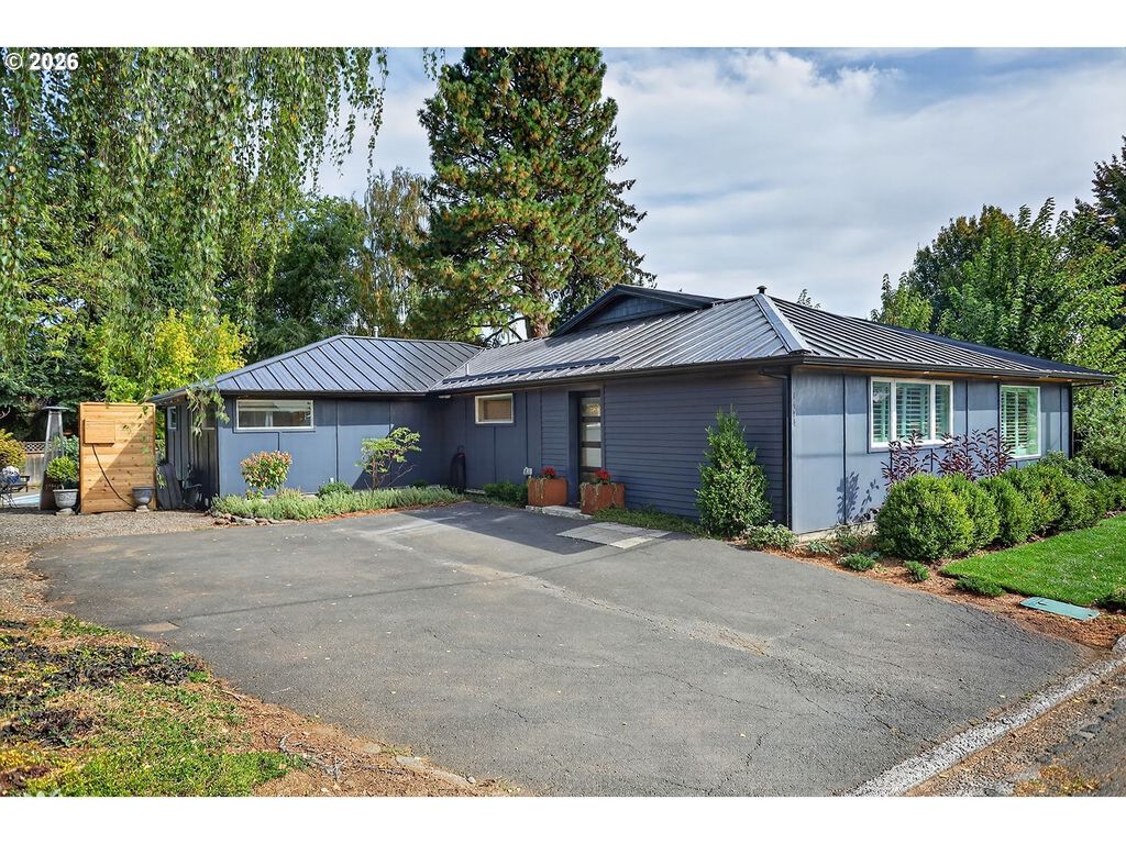 1414 C St, Hood River