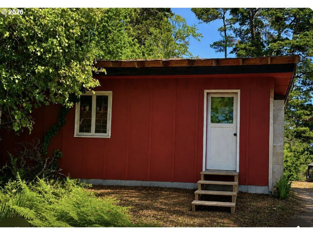 88029 Highway 101, Florence