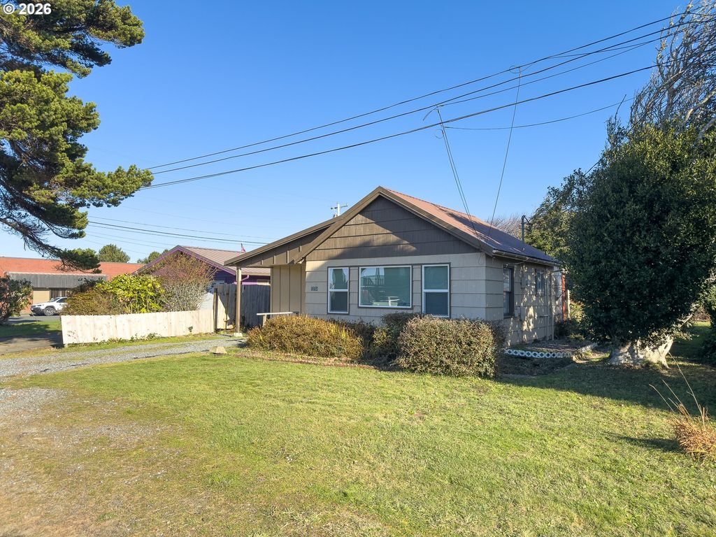 1233 Alabama Ave Se, Bandon