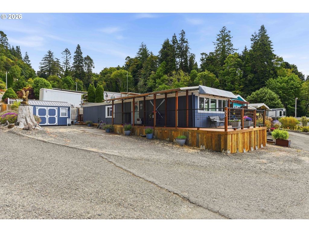 66642 E Bay Rd 30, North Bend