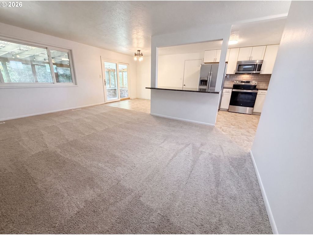 220 Ne Cambridge Cir, Corvallis