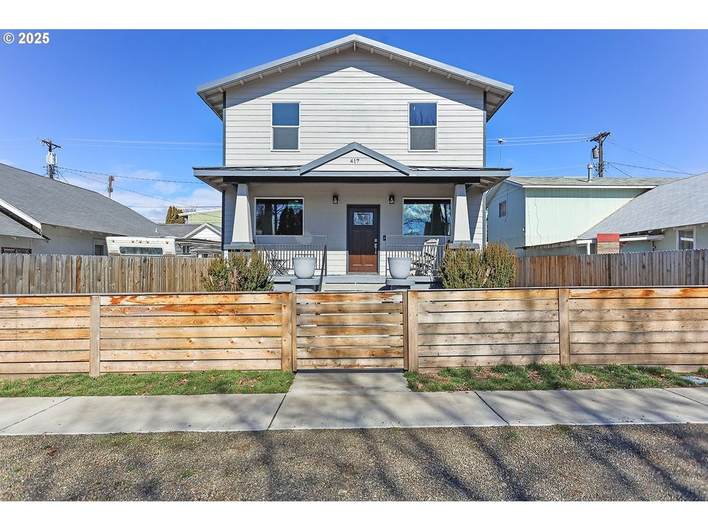 417 E Main St, Goldendale