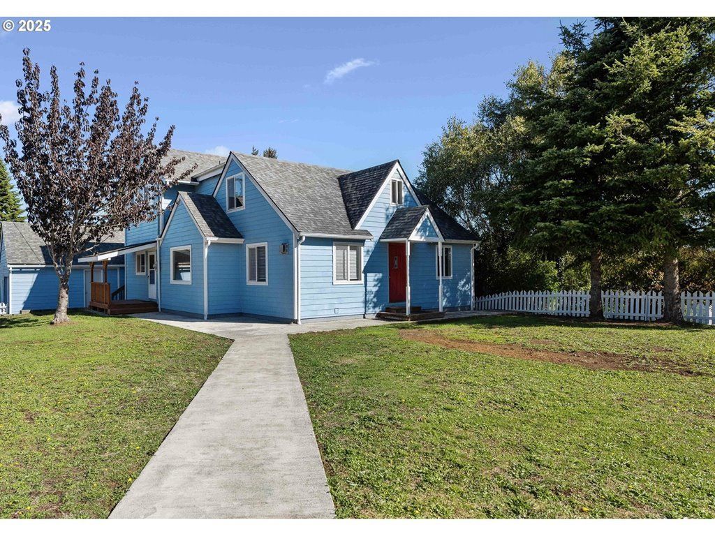 584 Exchange St, North Bend