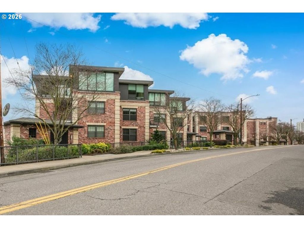 2454 Nw Westover Rd 102, Portland