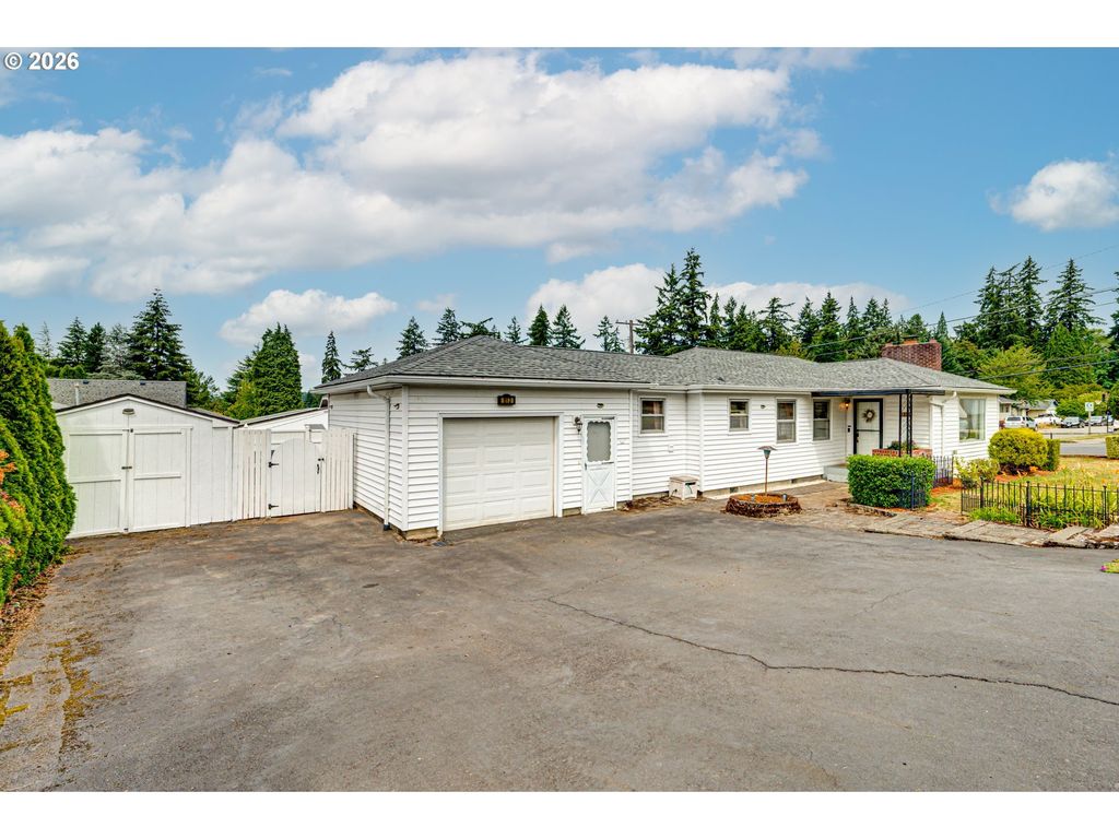 813 N 16th Ave, Kelso