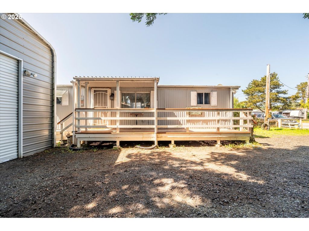 125 N 4th St, Lakeside