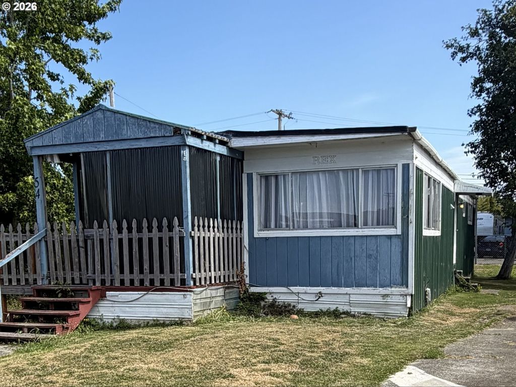 1000 N 8th St 54, Reedsport