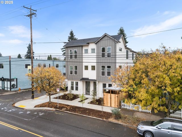 7194 Ne Glisan St 1, Portland