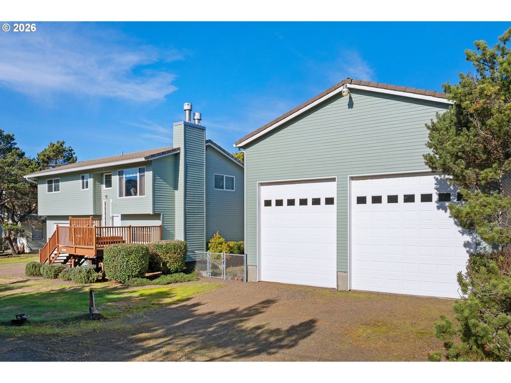 5750 Holly Ave, Cloverdale