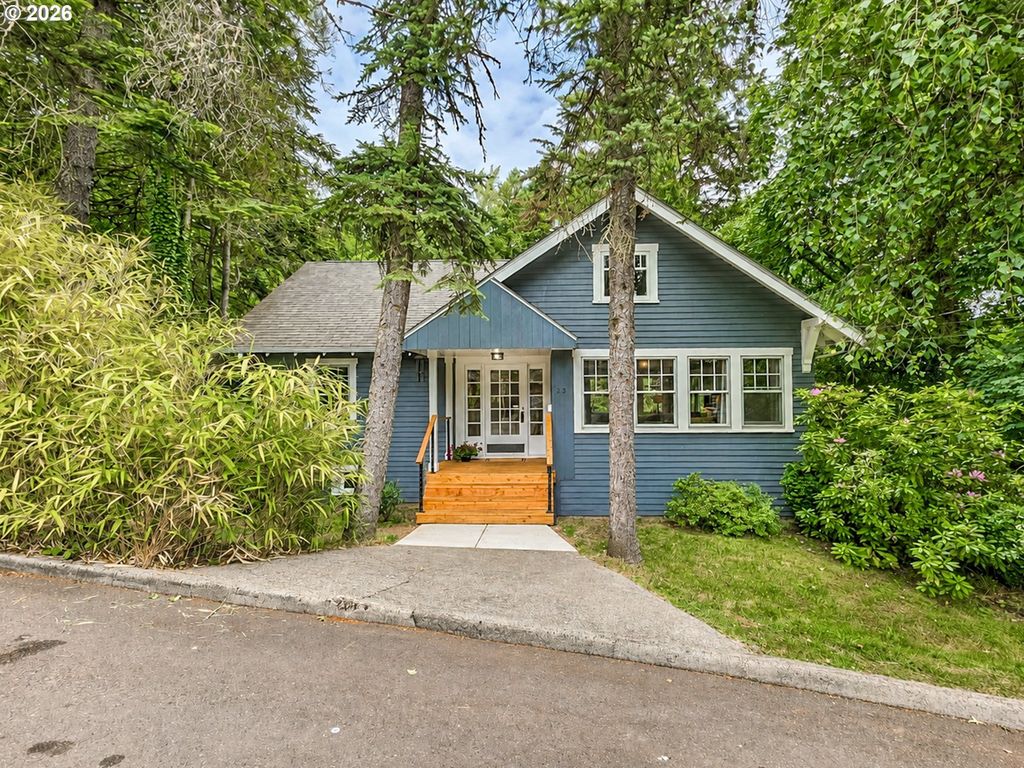 23 E Ave, Lake Oswego