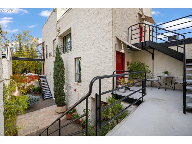 1907 Nw Hoyt St, Portland