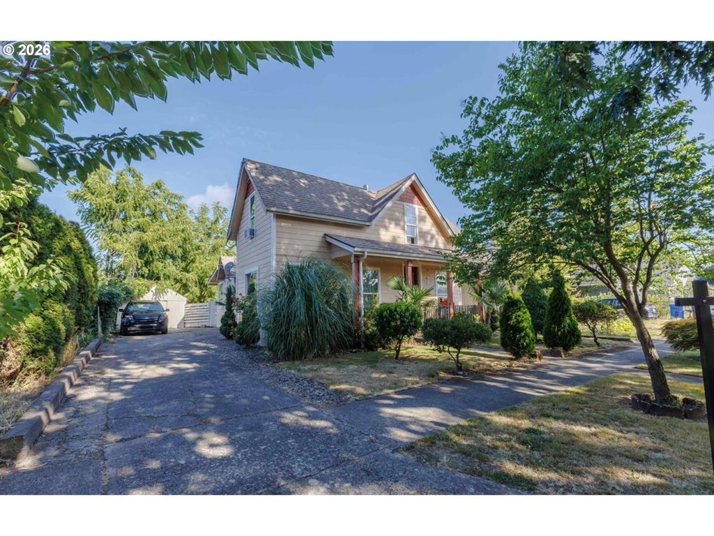 1329 Baker St, Salem